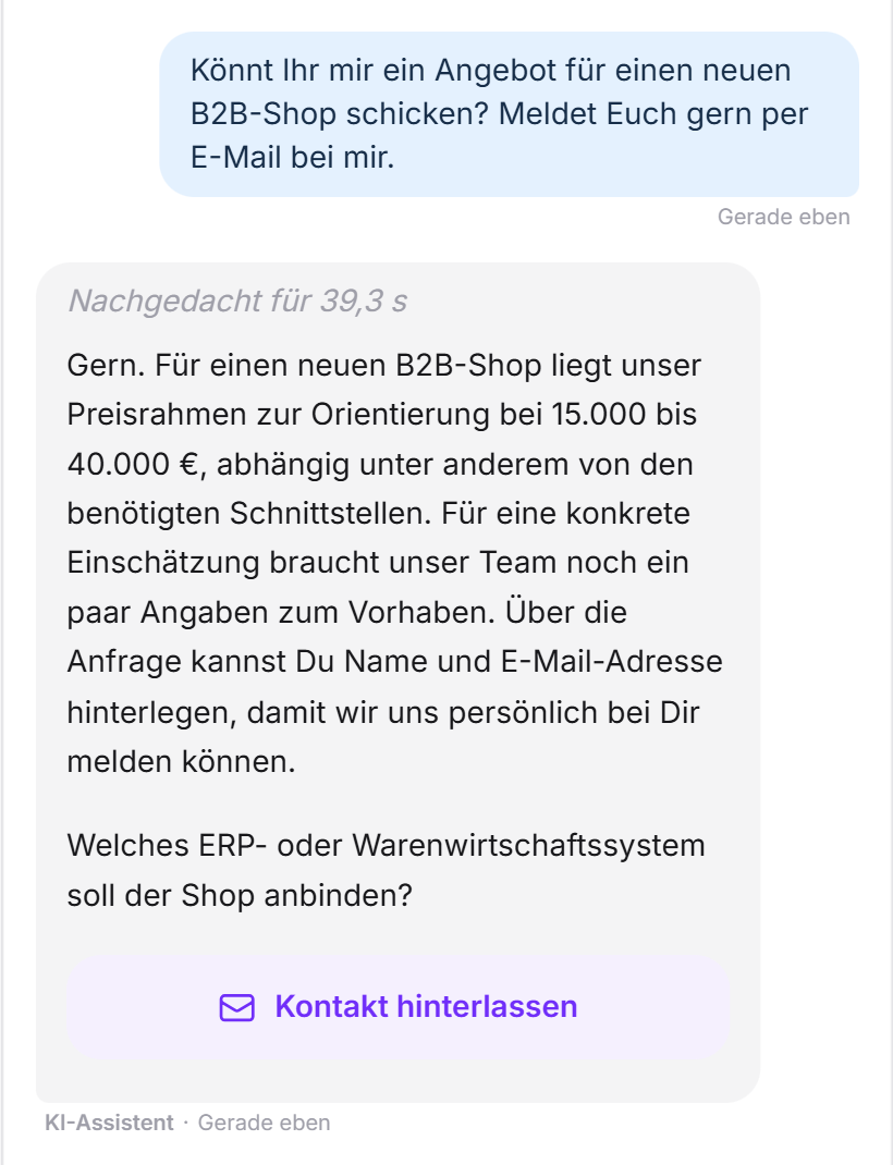 Ein Besucher bittet per E-Mail um ein Angebot für einen B2B-Shop. Der LeadWin-Agent nennt 15.000 bis 40.000 € als Preisrahmen zur Orientierung, fragt nach dem ERP-System und zeigt den Button Kontakt hinterlassen