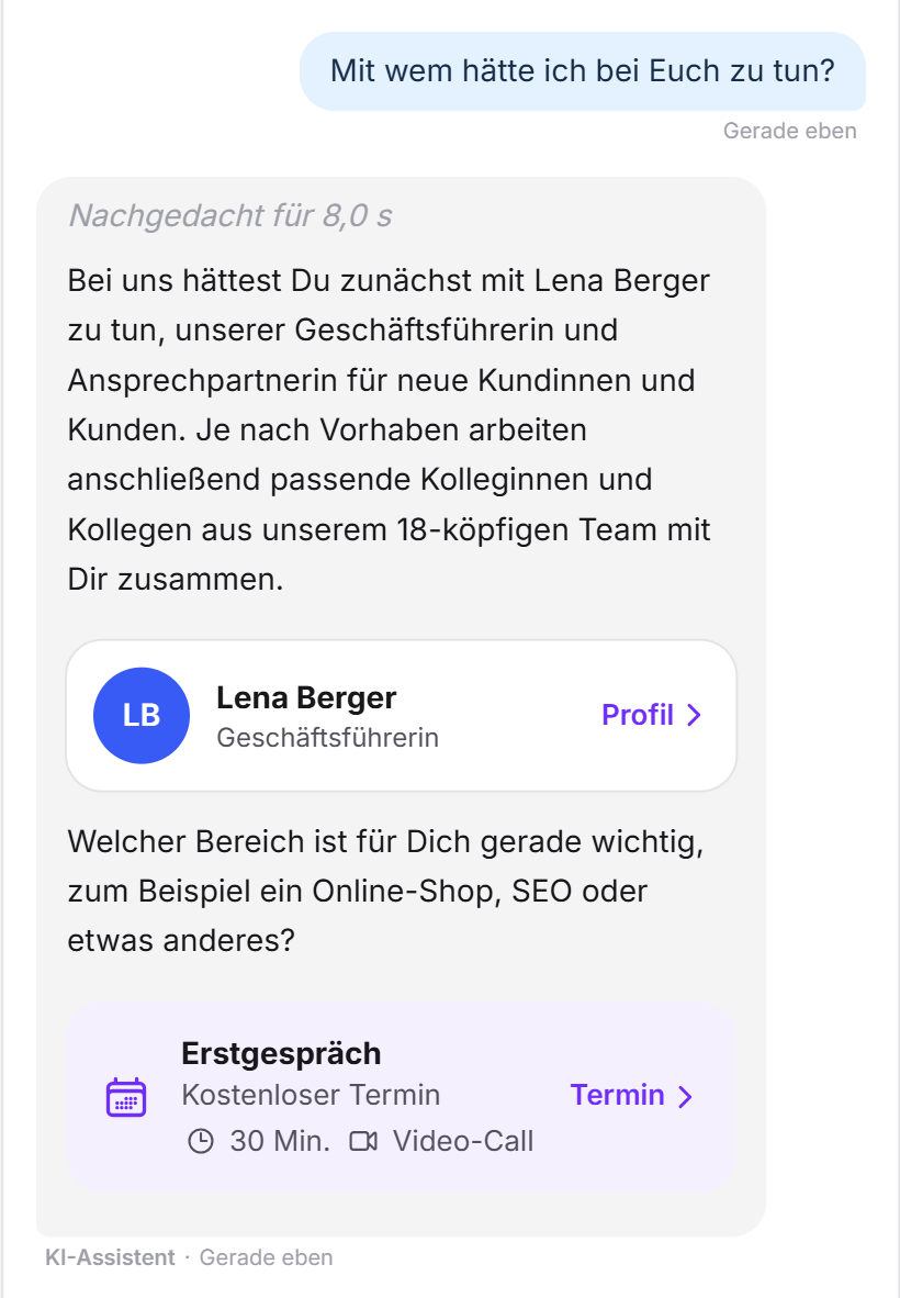 Ein Besucher fragt, mit wem er zu tun hätte. Der LeadWin-Agent stellt Lena Berger als Geschäftsführerin mit Personenkarte vor, fragt nach dem Bereich und zeigt den Termin Erstgespräch mit 30 Minuten per Video-Call