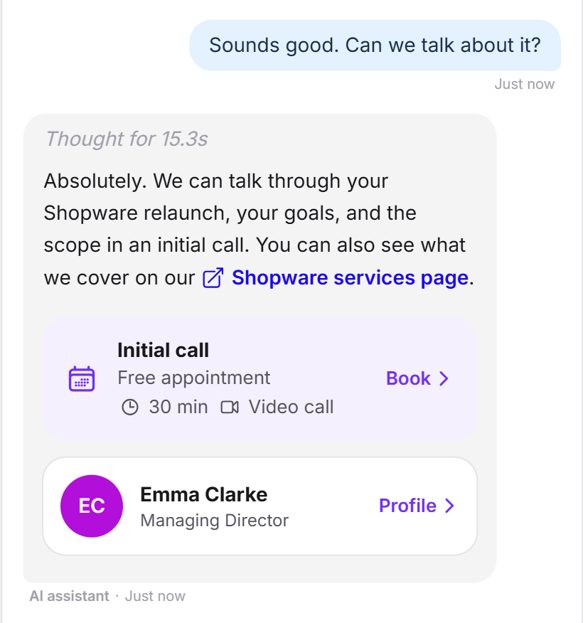 Un visiteur demande s'il peut parler de son projet. L'agent LeadWin décrit le début des projets Shopware, nomme Emma Clarke comme interlocutrice, demande si la boutique est B2B ou B2C et affiche l'Initial call de 30 minutes en visio