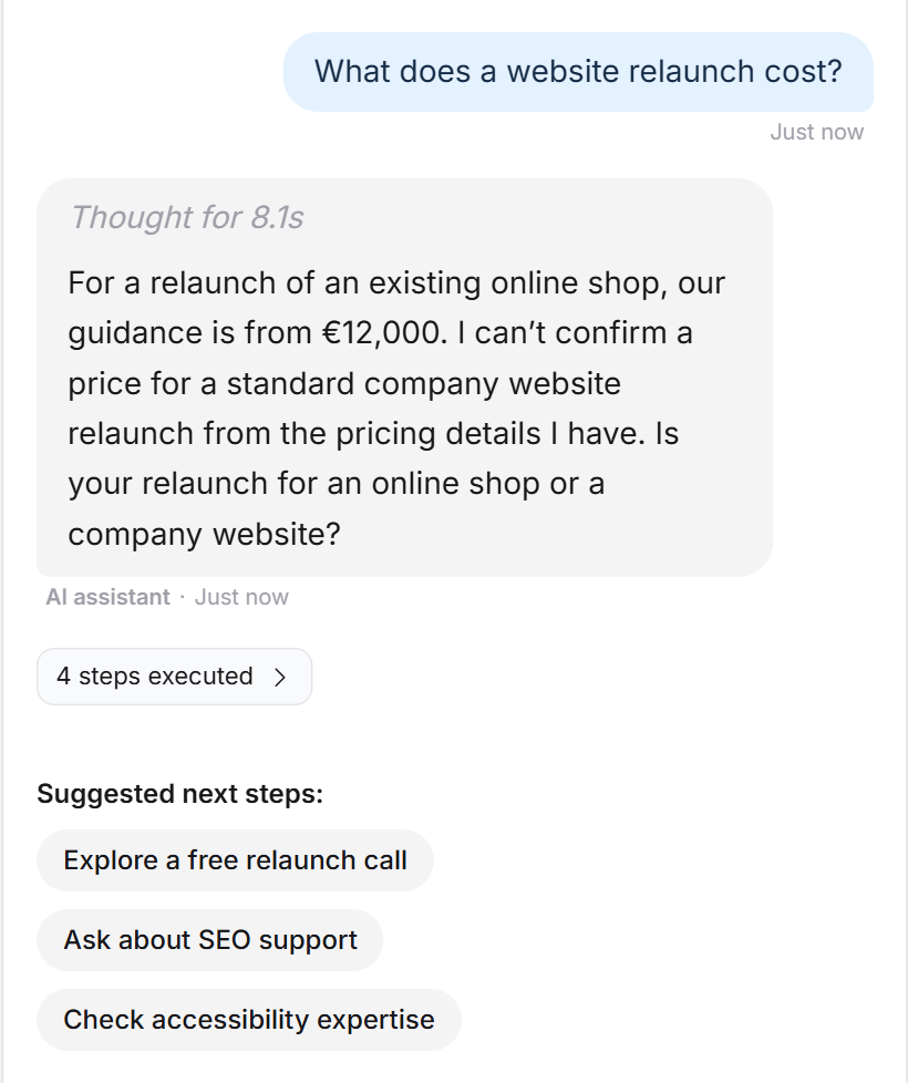 L’aperçu en direct avec une question sur le coût d’une refonte de site, la réponse de Northlight Digital et en dessous trois questions de relance sous Suggestions pour la suite