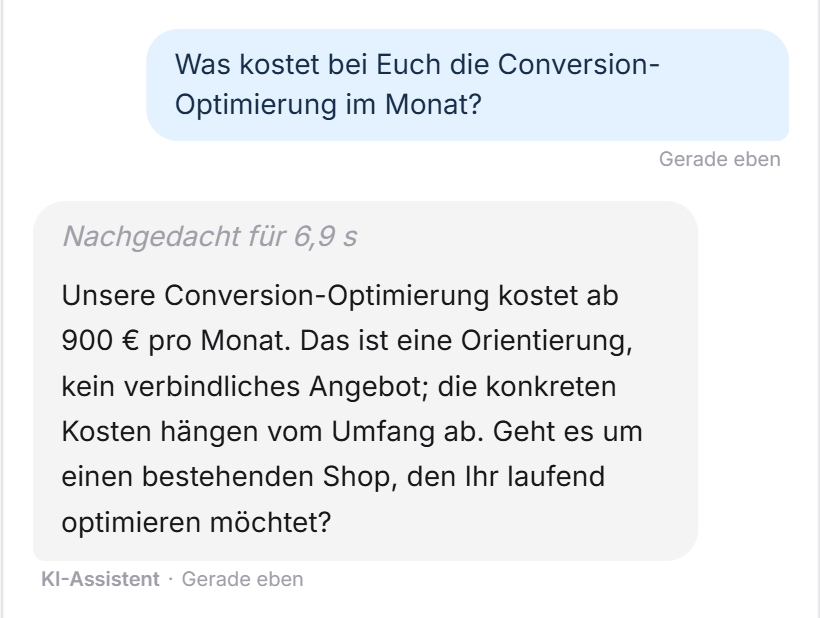 Ein Besucher fragt, was die Conversion-Optimierung im Monat kostet. Der LeadWin-Agent nennt ab 900 € pro Monat als Orientierung und fragt nach dem Shop